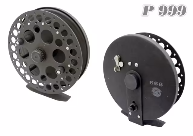 AKARA P 999 CENTERPIN REEL